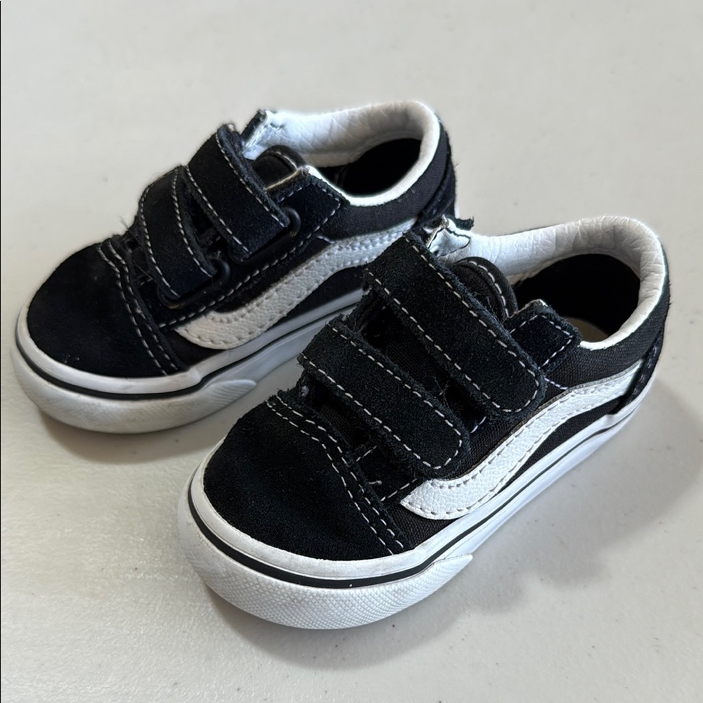 Vans Black and White Old Skool Velcro Sneakers Toddler Size 5